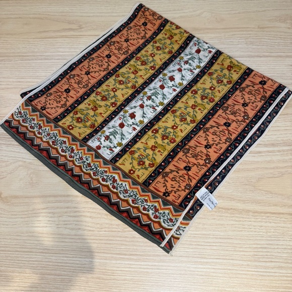 Vintage The Met Metropolitan Museum Of Art Long Silk Floral Scarf - Picture 2 of 6